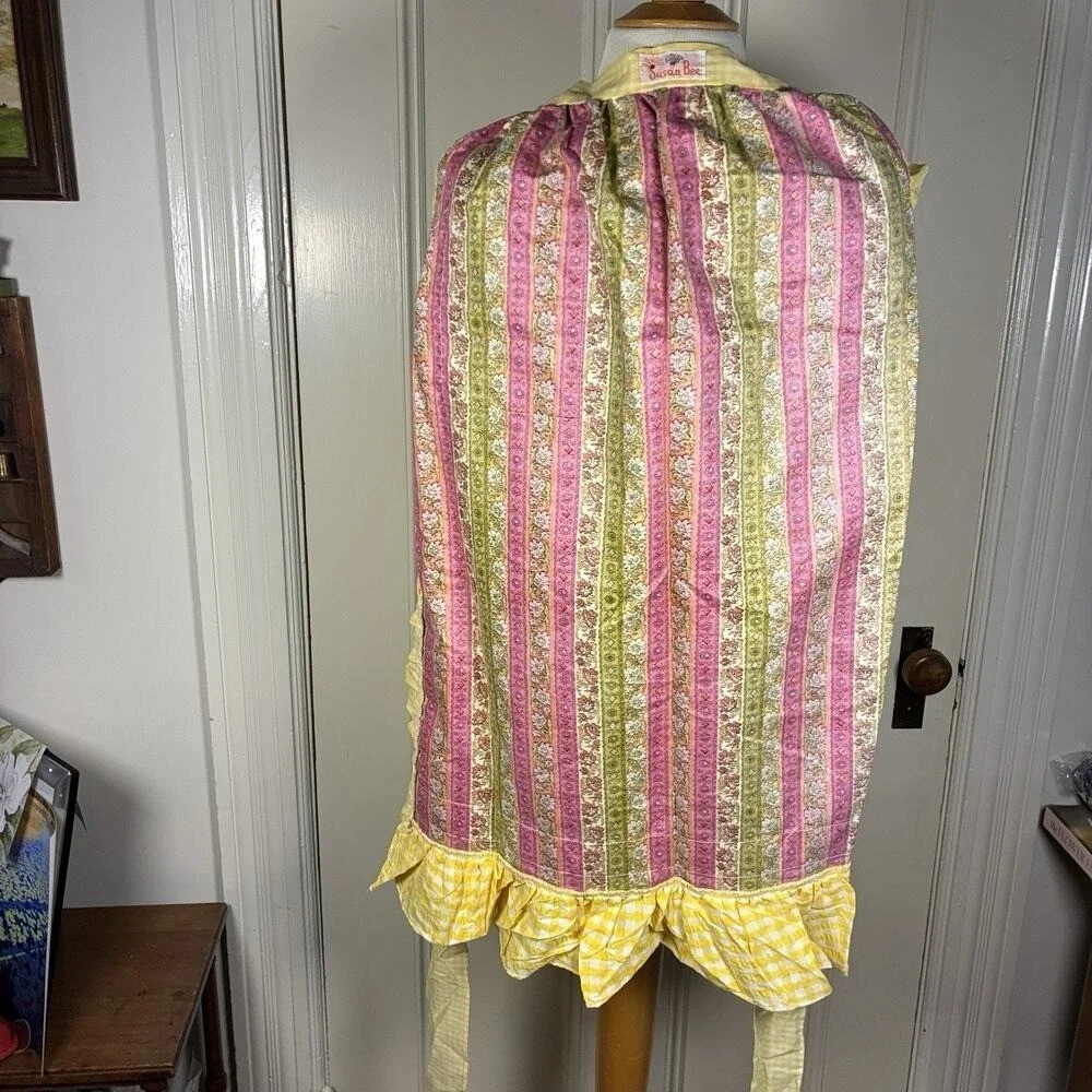 Vintage Hostess Apron Susan Bee Midi Length Unused‎ Rare Retro Ruffle Pockets